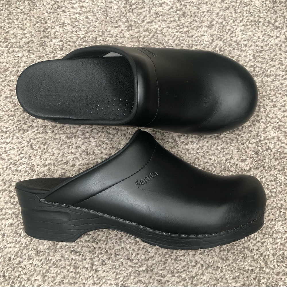 Sanita Women’s Professional Black Clogs